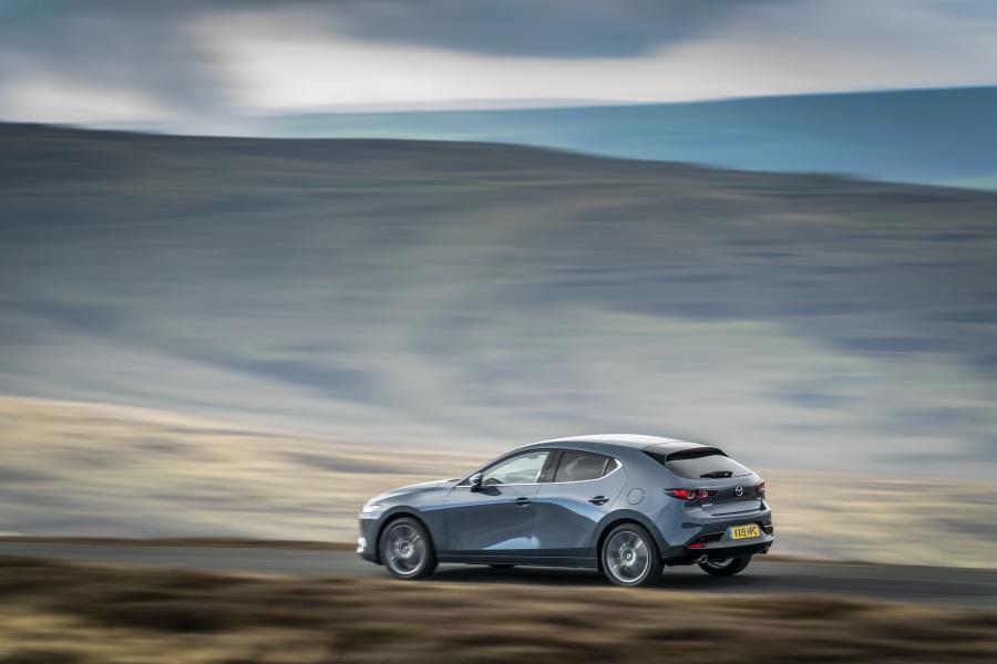  Mazda3 Skyactiv-G GT Sport Hatchback 2019 года  (UK) (фото 33 из 83)